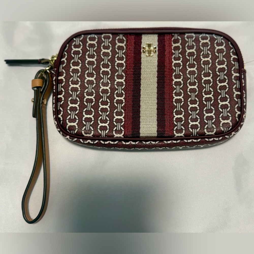 Tory Burch Gemini Link Canvas Wristlet Royal Burgundy. Excellent Condition NWOT